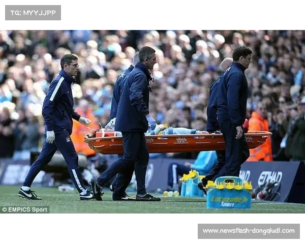 热刺中场比苏马为国出战马里队再度重伤痛苦倒地被担架抬离赛场